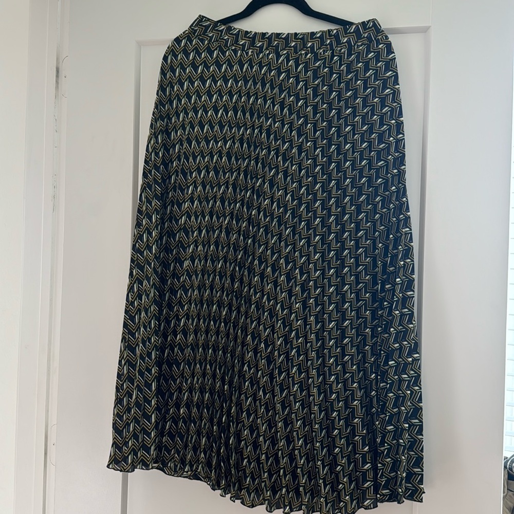 Geometric Print Pleated Skirt